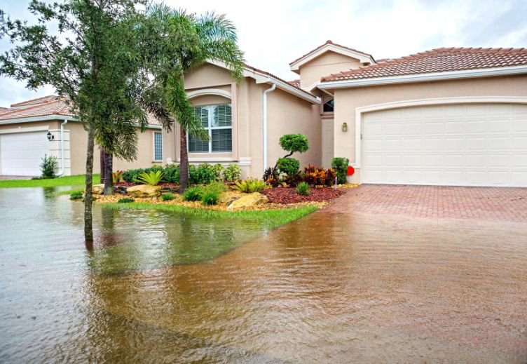 How the 3 H’s (Hurricanes, Heat, & Humidity) Affect Roofing in Florida cover