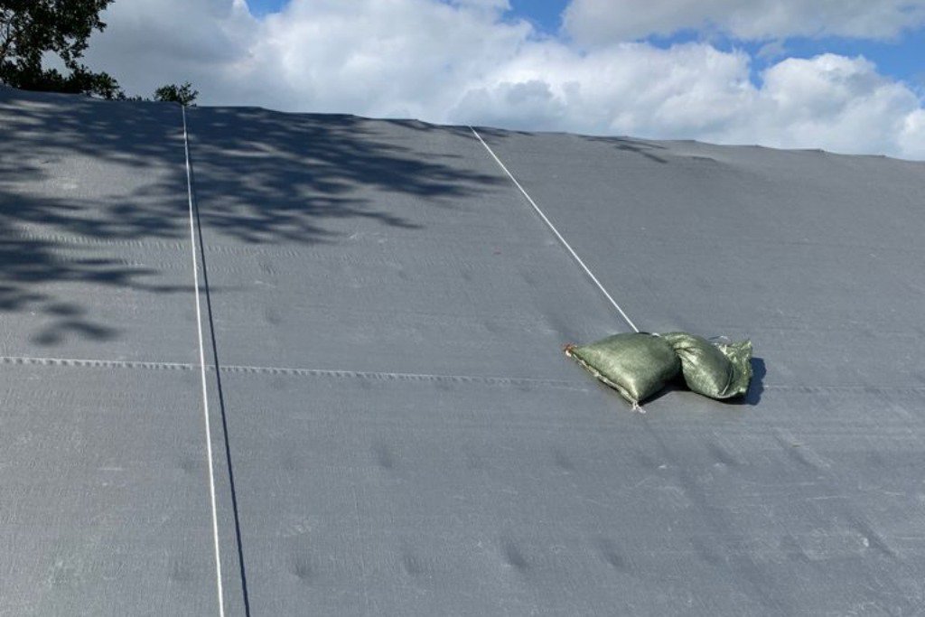 Finding ‘Roof Tarping Near Me’